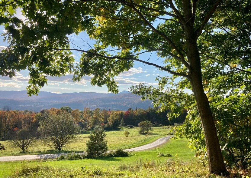 Building Photo - 475 Black Bear Holw