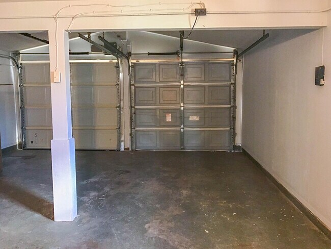 Building Photo - 5221 Edmonton Ave