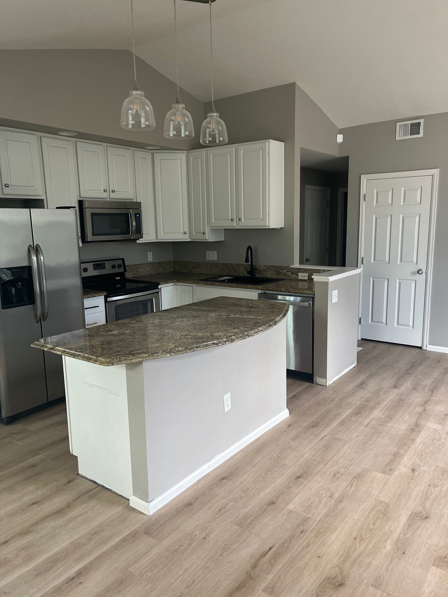 Building Photo - 2027 Grays Peak Dr