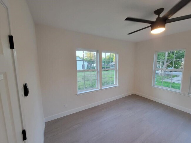 Building Photo - 4505 Kress St