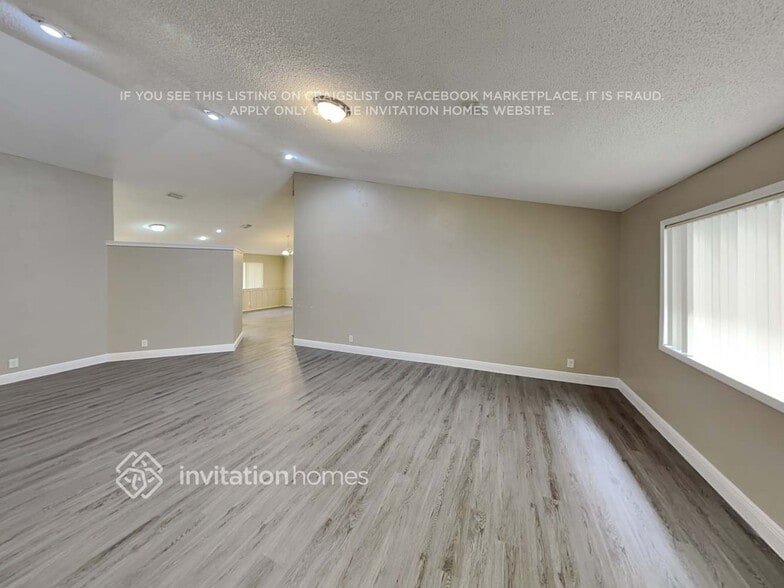 Building Photo - 512 NW 38th Terrace