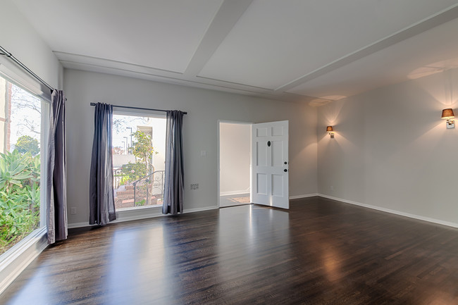 Living Room - 1246 S La Jolla Ave