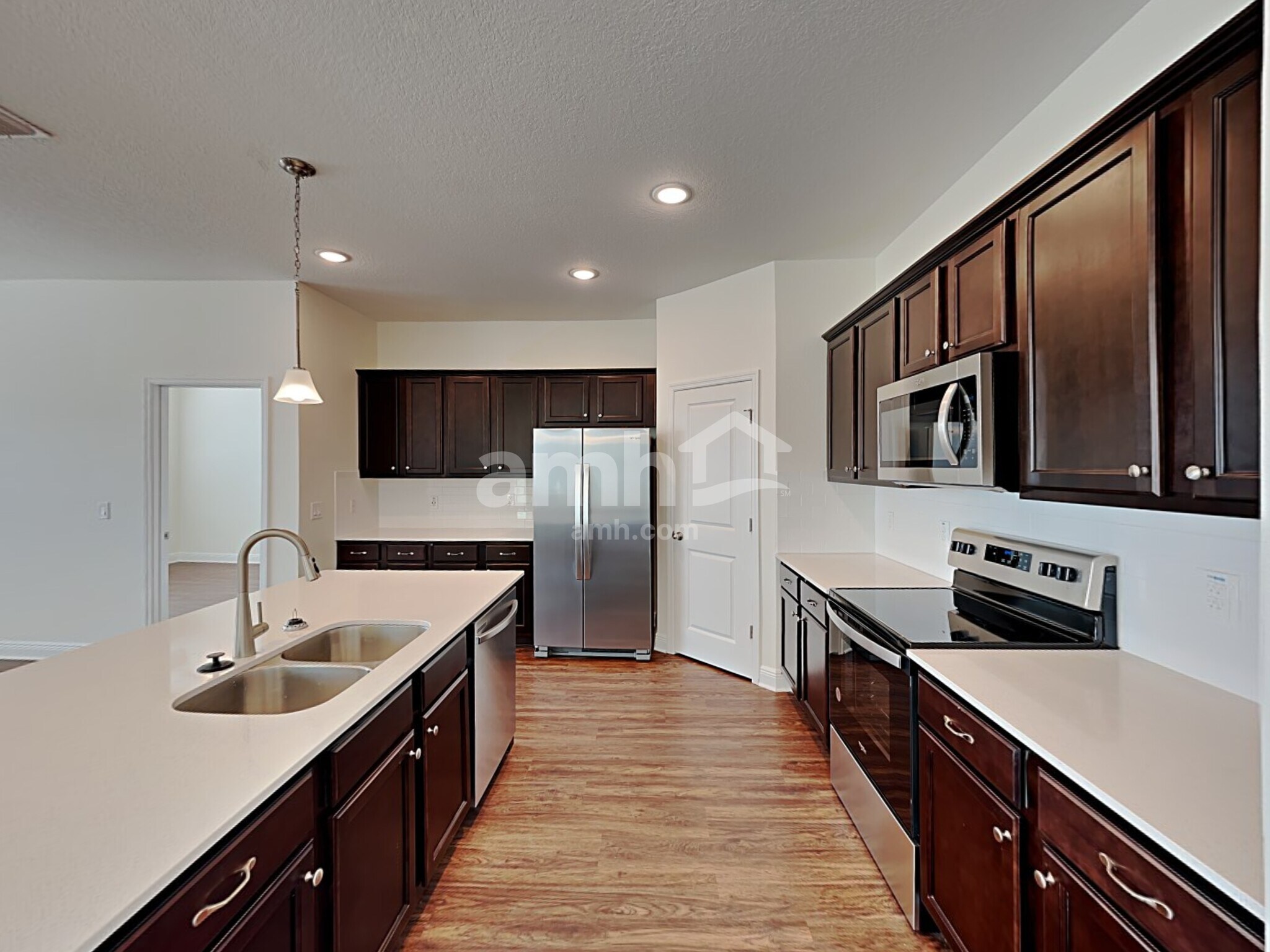 Building Photo - 1159 Sky Lks Dr
