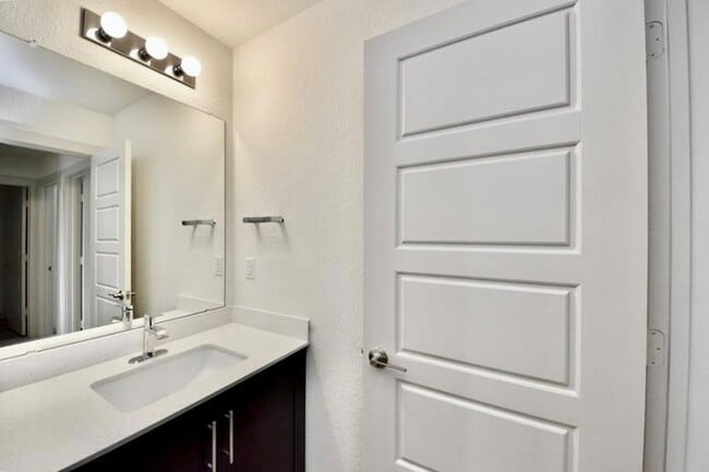 Building Photo - 1825 Bonham Ln