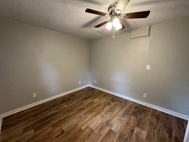 Building Photo - 1216 Ferron Ave