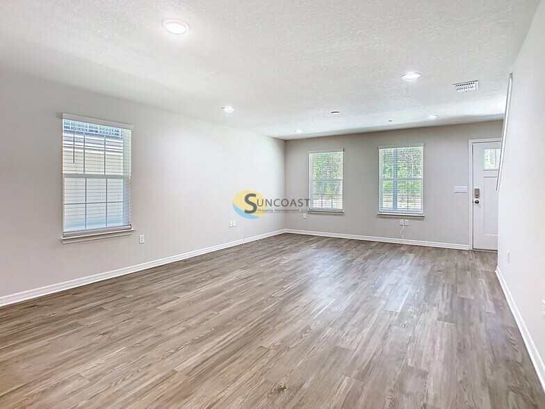 Building Photo - 3821 SW 43rd Ct