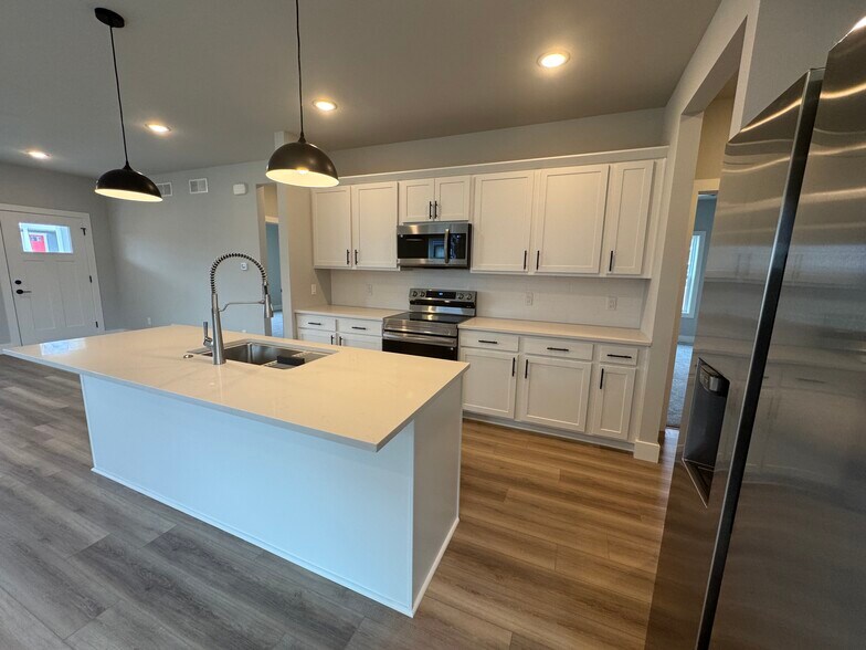 Building Photo - 2798 Endive Dr