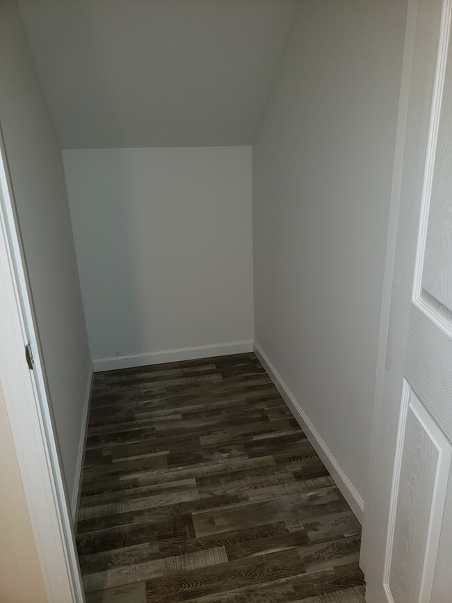 Building Photo - 35 Woodland Oaks Dr