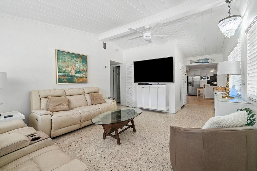 Building Photo - 321 Forsyth St