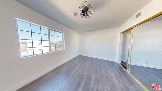 Building Photo - 14335 Huston St