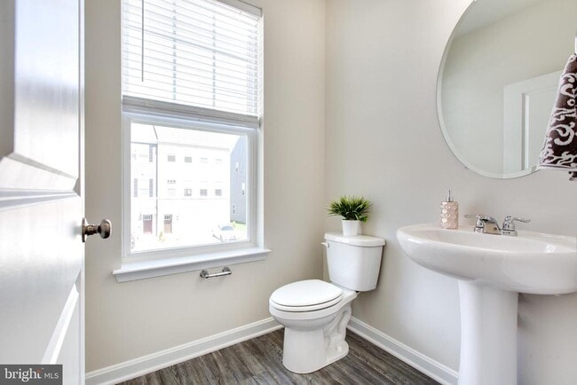 Building Photo - 3117 Laurel Hl Rd