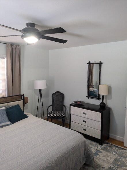 Building Photo - 1218 Greenwood Dr