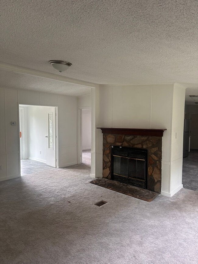 Building Photo - RENTAL HOME 3BD/2BTH