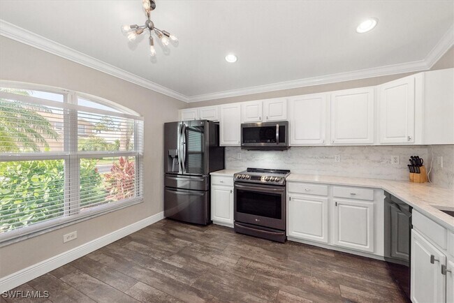 Building Photo - 8884 Fawn Ridge Dr