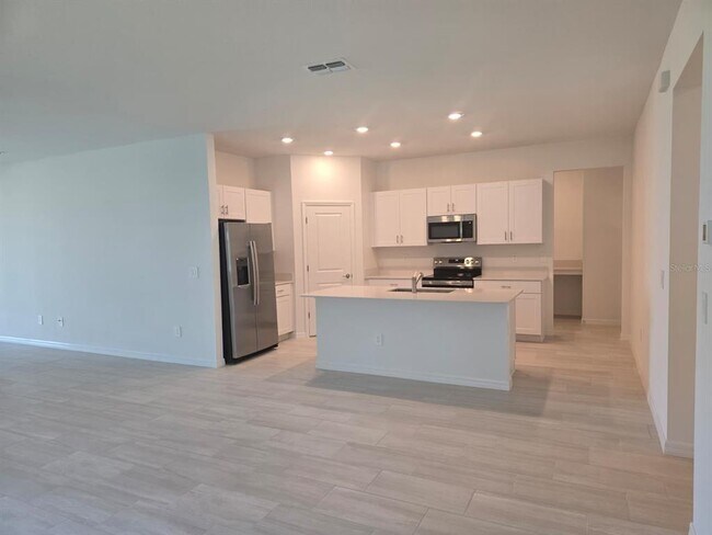 Building Photo - 9325 Scouter Bee Pl