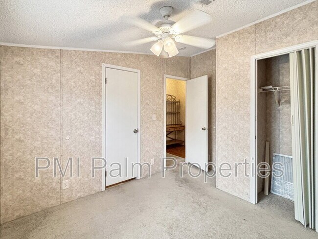 Building Photo - 7568 SE Swan Ave