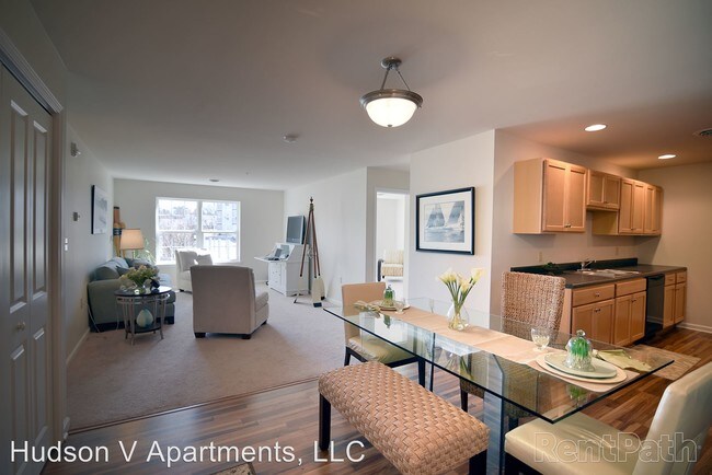 Primary Photo - Iron Point Apartments