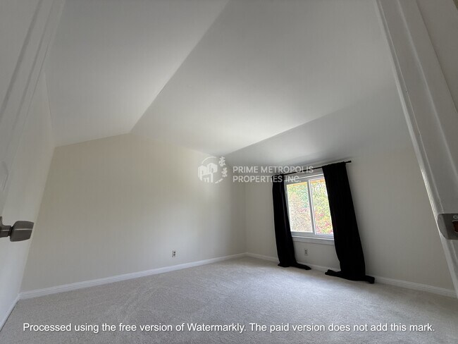 Building Photo - 2346 Montezuma Dr