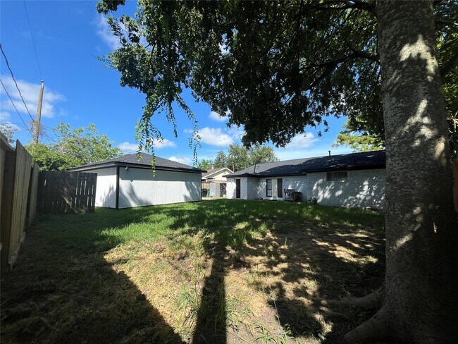 Building Photo - 11110 Sageleaf Ln