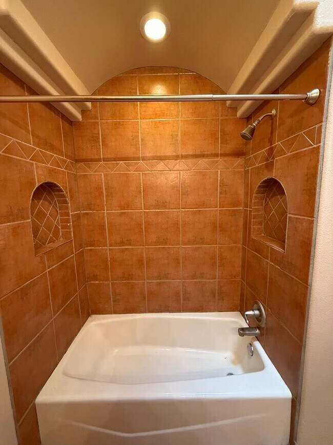 Building Photo - 3878 Stoneybrook Cir