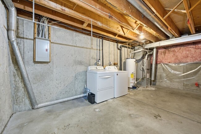 Building Photo - 13002 Harrison Dr