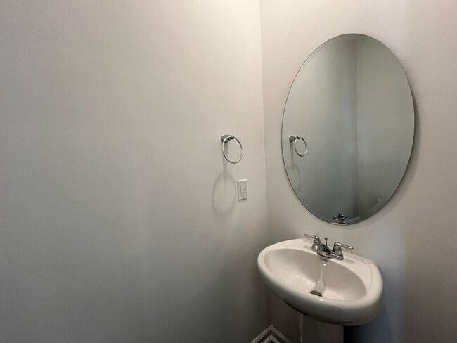 Building Photo - 658 Mirkwood Ave