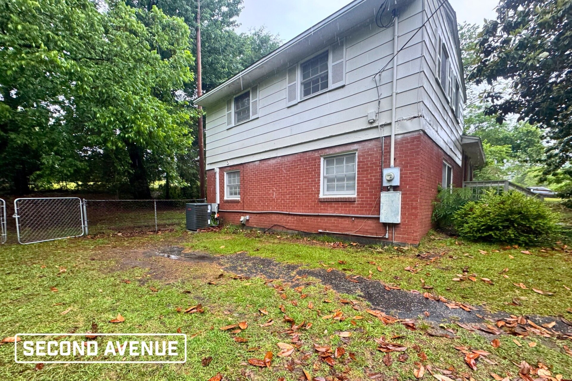Building Photo - 305 Cedarwood St