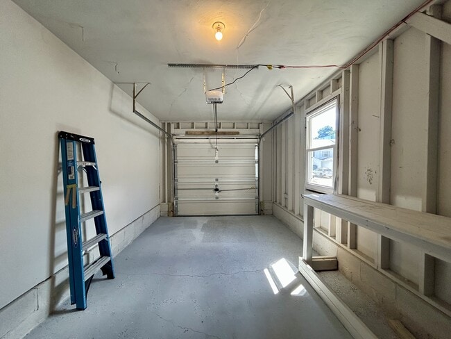 Building Photo - 1344 Hafford Rd