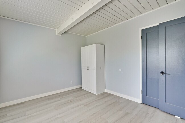Building Photo - Remodeled 3-bedroom 1 bath