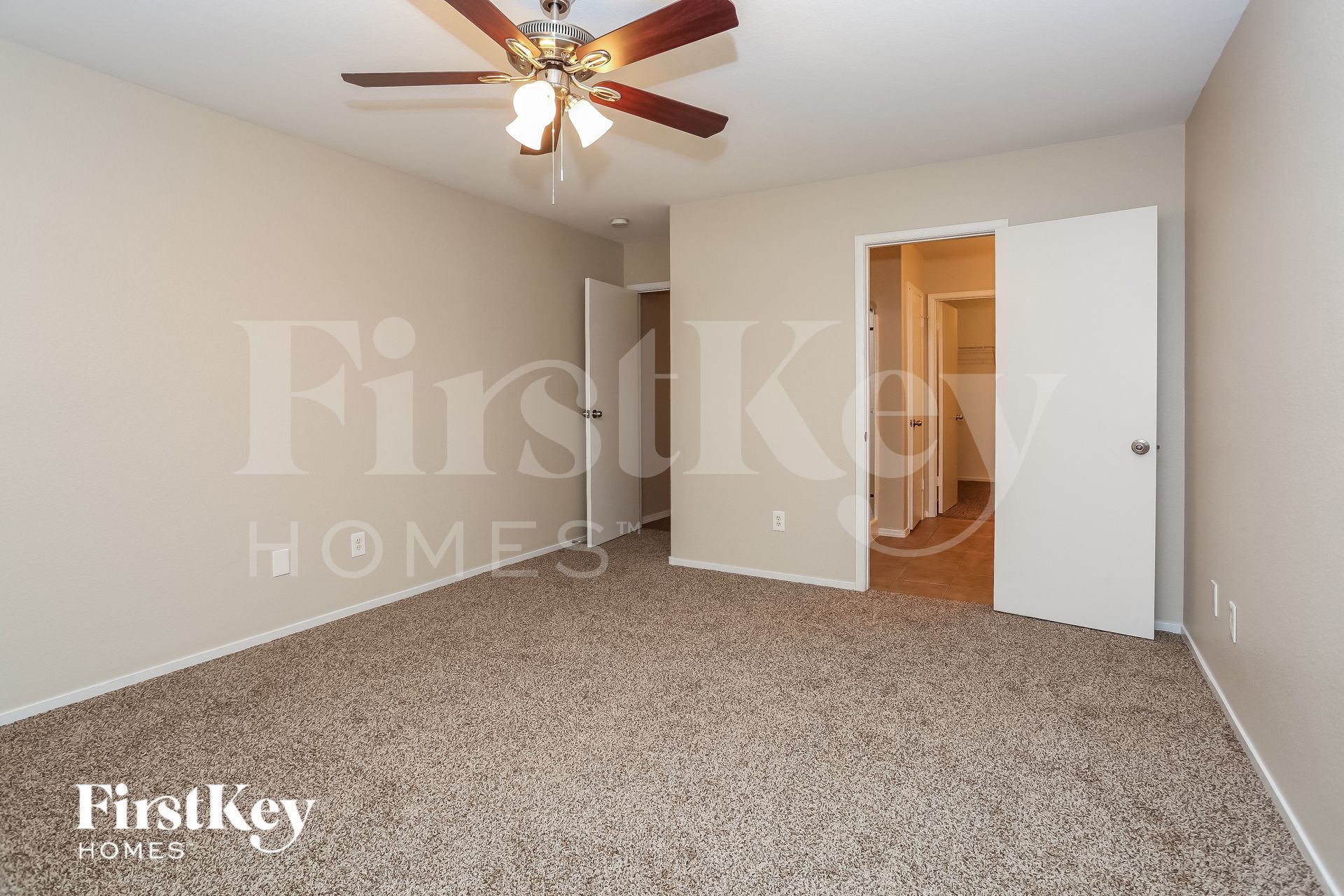 Building Photo - 5508 Crinoline Ave