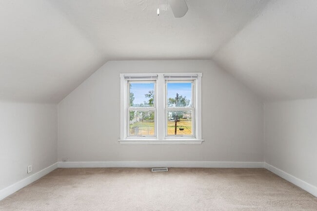 Building Photo - 2607 Robertson Ave