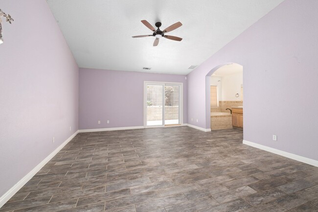 Building Photo - Beautiful 4-Bedroom, 2.5-Bathroom Home in ...