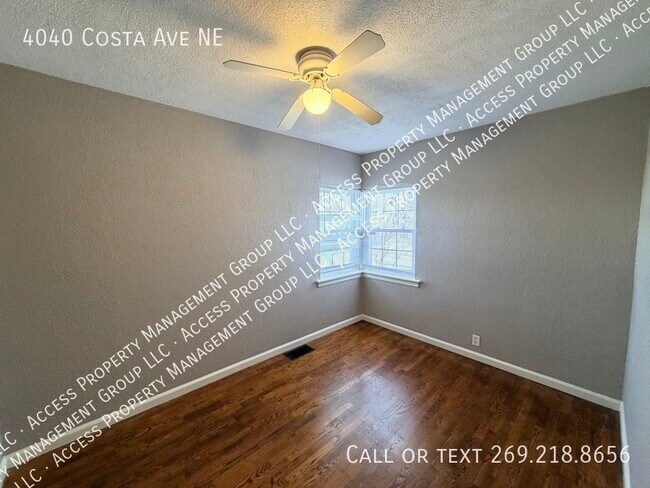 Building Photo - 4040 Costa Ave NE