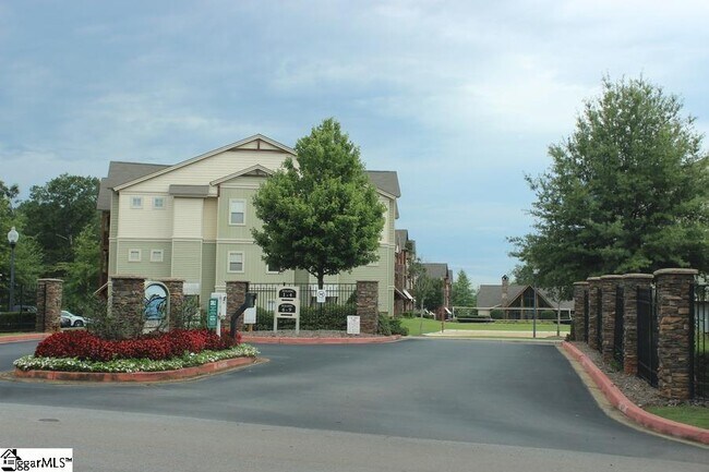 Building Photo - 203 Kelly Rd