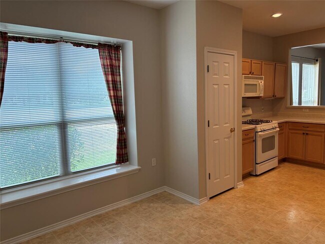 Building Photo - 106 Bowie Cir