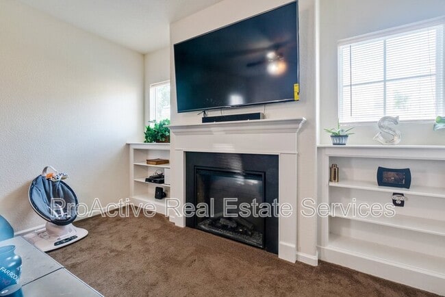 Building Photo - 2104 Miller Ave