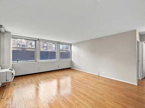 Building Photo - 30 E Elm St