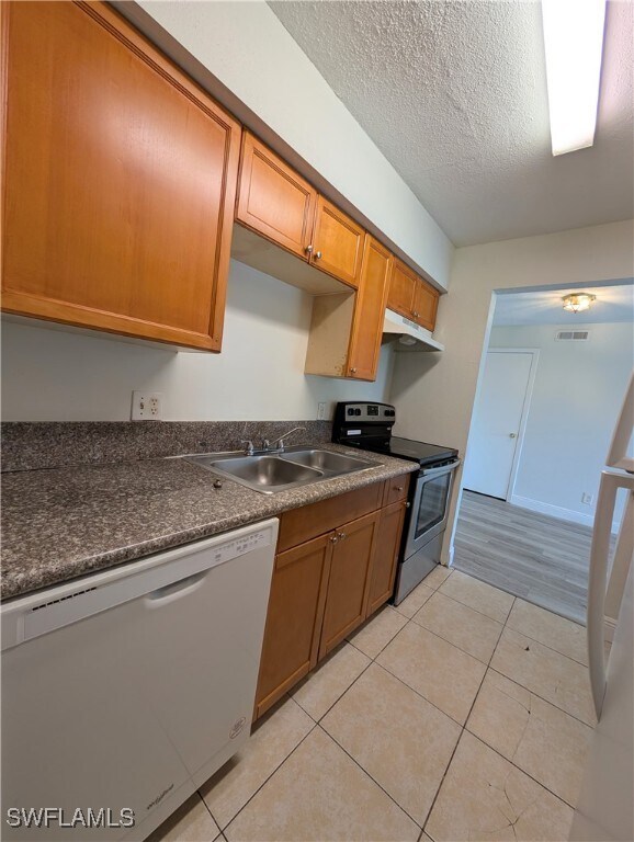 Building Photo - 2855 Winkler Ave