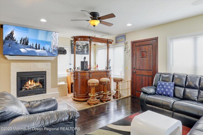 Building Photo - 120 Randall Ave