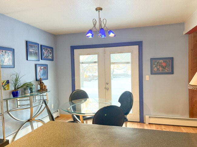 Building Photo - 5703 Jennifer Cir