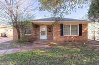 Building Photo - 3206 9th St