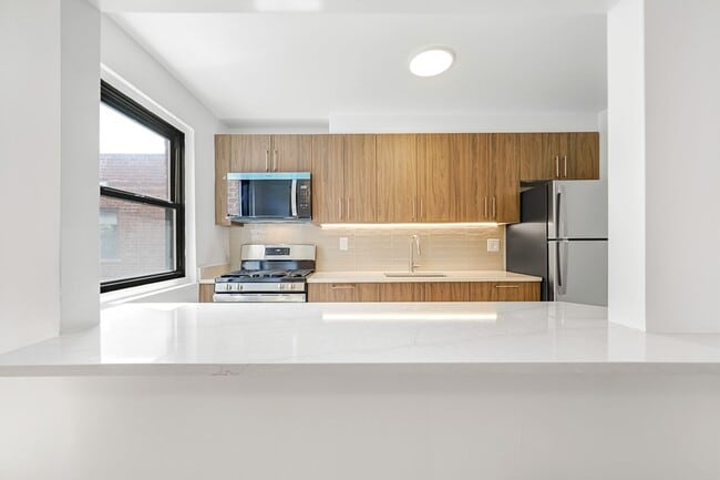 Building Photo - Hudson Terrace E14