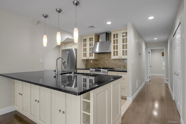 Building Photo - 2-41 Oak Park Drive Unit