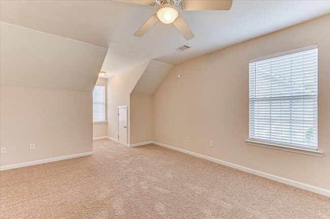 Building Photo - 913 Cabot Cove