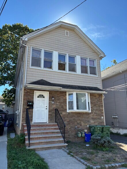Primary Photo - 384 E 9th Ave