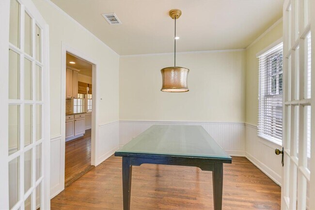 Building Photo - 1707 Mohle Dr