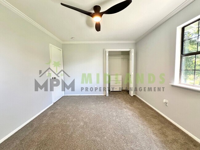 Building Photo - 746 Madera Rd