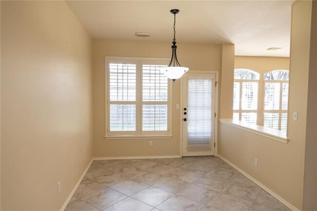Building Photo - Stunning 4-Bedroom Single Family Home Just...