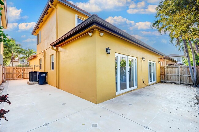 Building Photo - 11331 NW 44th Terrace