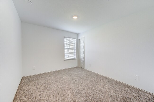 Building Photo - 1806 Laguna Wy